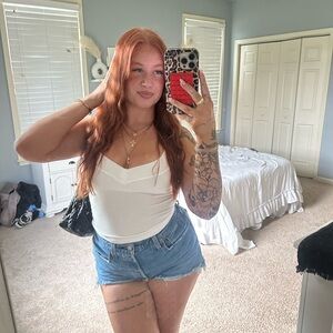 Meet your Posher, Ella